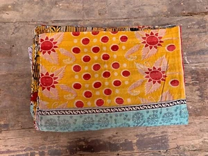 Colcha estampada Gudari algodón contrapanel cosido Kantha - Imagen 1 de 1