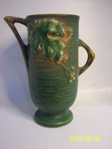 VINTAGE ROSEVILLE POTTERY VASE GREEN BUSHBERRY 29-6”. Excellent Condition - Picture 1 of 6