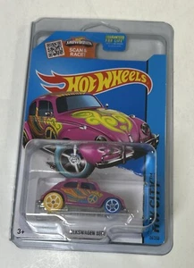 Hot Wheels 2015 Treasure Hunt Volkswagen Beetle Pink With Protector Pack - Picture 1 of 5