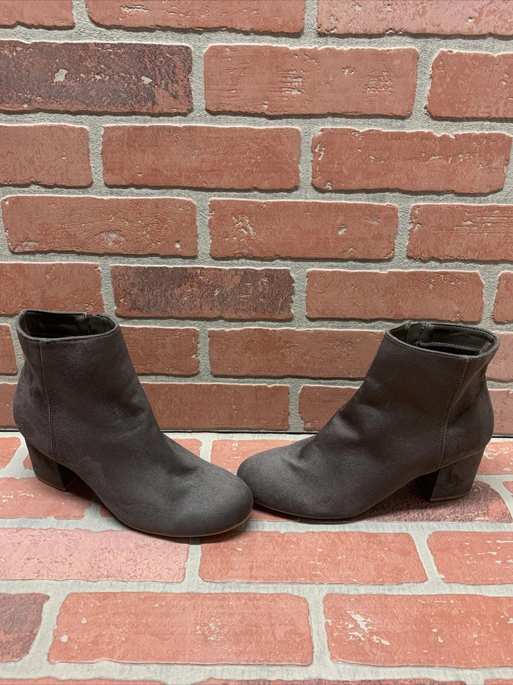 CALL IT SPRING Gray Suede Round Toe Side Zip Block Heel Ankle Boots Women Size 8 - Image 1 of 4