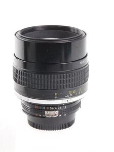 NIKON 105mm f/1.8 AIS AS-IS - Picture 1 of 4