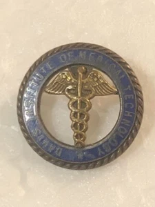 Vintage Davis Institute Of Medical Technology Pin - Picture 1 of 4