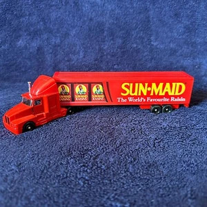 LLEDO PLC Kenworth T600A Sun-Maid Semi Tractor Trailer Die Cast and Plastic 1:76 - Picture 1 of 6