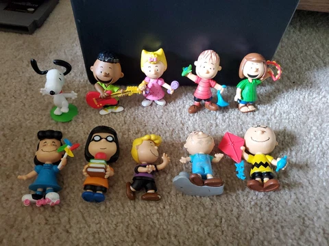 Just Play Peanuts Characters PVC Cartoon Figures - Lot Of 10 Cover
