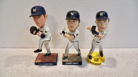 Milw Brewers Bobbleheads ZACK GREINKE, CORY HART, RYAN BRAUN. 3  USED Cover