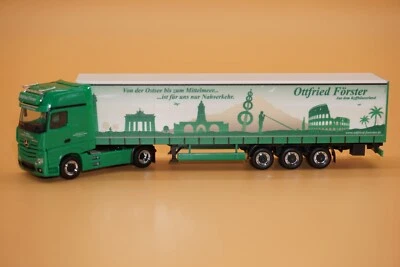 Herpa Spur H0 941297 MB Gigaspace Gardinenplanen-Sattelzug mit Mitnahmestapler - Bild 1 von 4