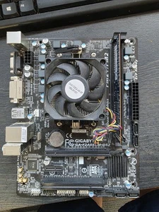 Gigabyte GA-F2A88XM-DS2 AMD FM2/FM2+ DDR3 Micro ATX Motherboard with CPU Bundle - Picture 1 of 5