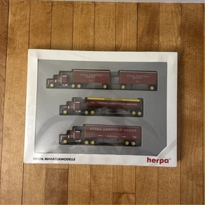 Herpa 1:87 Royal American Shows Tractor Trucks w/Trailer Pack 4 Pieces 181365 - Picture 1 of 2
