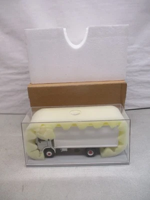 Camión de reparto Conrad Foto 1 de 3