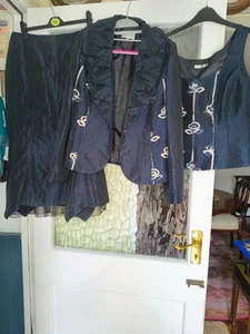 Gold By Michael H 3 Piece suit Size 14 - Picture 1 of 14