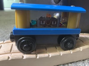 Thomas The Train Jewel vagón tren de madera ferrocarril T 2 - Imagen 1 de 5