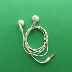 Auriculares Sony MDR-E010 blancos desde control remoto de reproductores de CD usados - Imagen 1 de 5