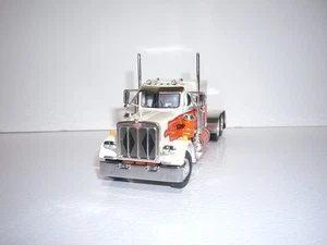DCP FIRST GEAR 1/64 KULAK AND SONS PETERBILT 359 WITH 60" VINTAGE SLEEPER - Picture 1 of 4