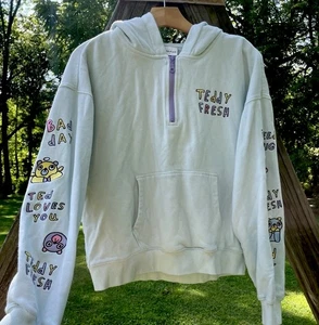 Sweat à capuche Teddy Fresh Need A Hug grand 3/4 zip manches brodées emo RARE luxe - Photo 1/12
