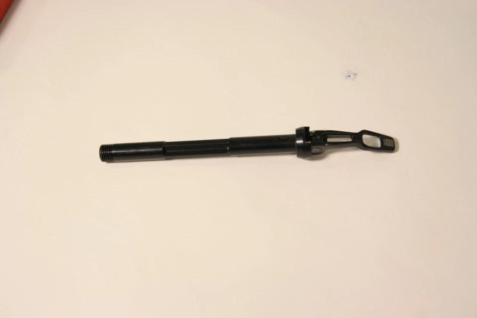 RockShox Maxle Lite 110 x 15mm Thru-Axle QR Skewer 158mm Length Boost RS2 - Image 1 of 1