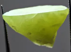 22,0 ct grüner natürlicher Serpentin transparenter Kristall Bajawar Pakistan - Bild 1 von 10