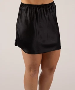 Shadowline Satin Essentials 15" Nylon half slip Size XL Black Style 47091 - Picture 1 of 1