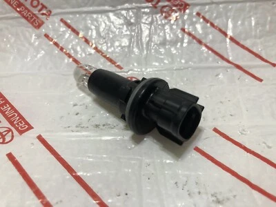 NEW LEXUS HEADLIGHT SOCKET BULB OEM CLEARANCE PARK LAMP SCION LS460 GX460 NX200T - Image 1 of 4