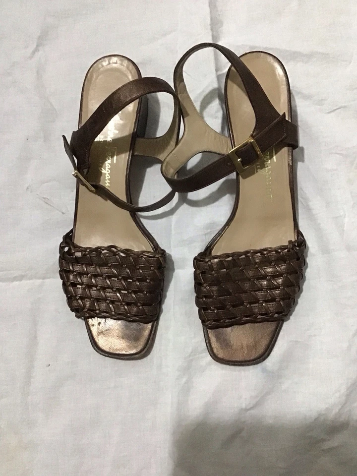 Sandalias Salvatore Ferragamo Tejidas Marrón Metálico Italia 11 Correa al Tobillo Foto 1 de 4