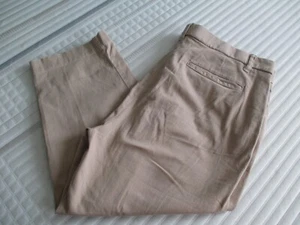 Womens khaki capri dress pants Laura Scott size 12 - Picture 1 of 1