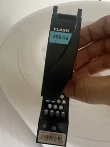 EMC V4-VS6F-200 005050561 200G SAS SSD 2.5-3.5 VNX storage hard drive - Picture 1 of 2