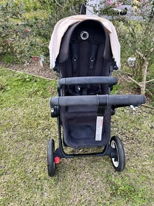 2015 Bugaboo Buffalo Pram with Bassinet And Rain Cover - Picture 1 of 5