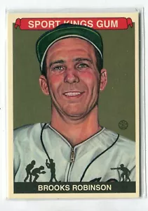 2013 ITG Sport Kings Gum Series F Brooks Robinson scheda base #294 HOF ORIOLES - Foto 1 di 1