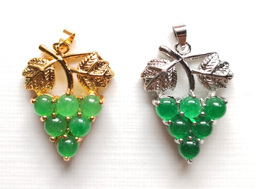 VETEMENTS Collana con ciondolo placcato oro giallo bianco 18 kg uva giada verde originale moda