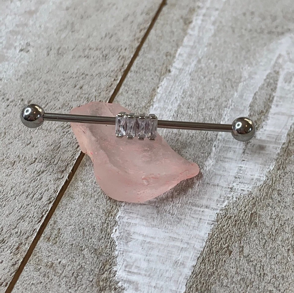 "Barbell industrial calibre 14 triple transparente circonita cúbica nuevo pendiente cartílago 1,5""" Foto 1 de 1