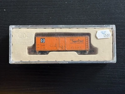 N Con-Cor 1052C Reefer Santa Fe Super Chief SFRD 12102 - ME1697 - Image 1 of 2
