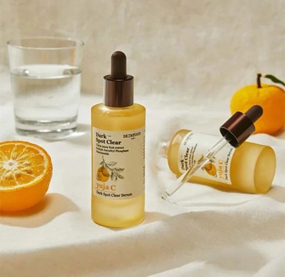 SKINFOOD Yuja C Suero Transparente Manchas Oscuras 50 ml - Iluminador y Corrector de Manchas EE. UU. Foto 1 de 4