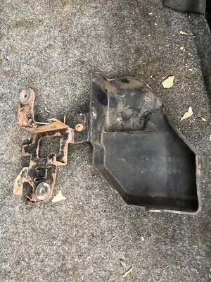 PORTAFUSIBLES KAWASAKI GPZ550D PORTAFUSIBLES Y CUBIERTA Z400 Z500J PORTAFUSIBLES 140251049 Foto 1 de 4