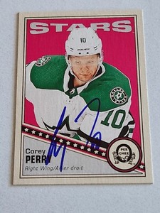 CHICAGO BLACKHAWKS COREY PERRY SIGNED CARD (2019-20 O-PEE-CHEE) IP AUTO W/COA