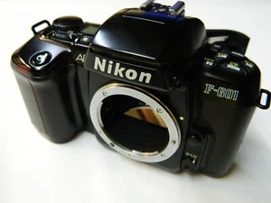 Boitier appareil photo NIKON F-601 Pour pièces (Clapet ne ferme plus) + notice - Imagen 1 de 13