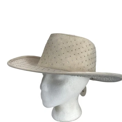 Sombrero de vaquero occidental con tachuelas de estrás crema Alter'd State para mujer Foto 1 de 4