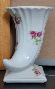 Vintage CORNUCOPIA SHAPED BUD VASE FIGURINE MADE IN JAPAN - Imagen 1 de 6
