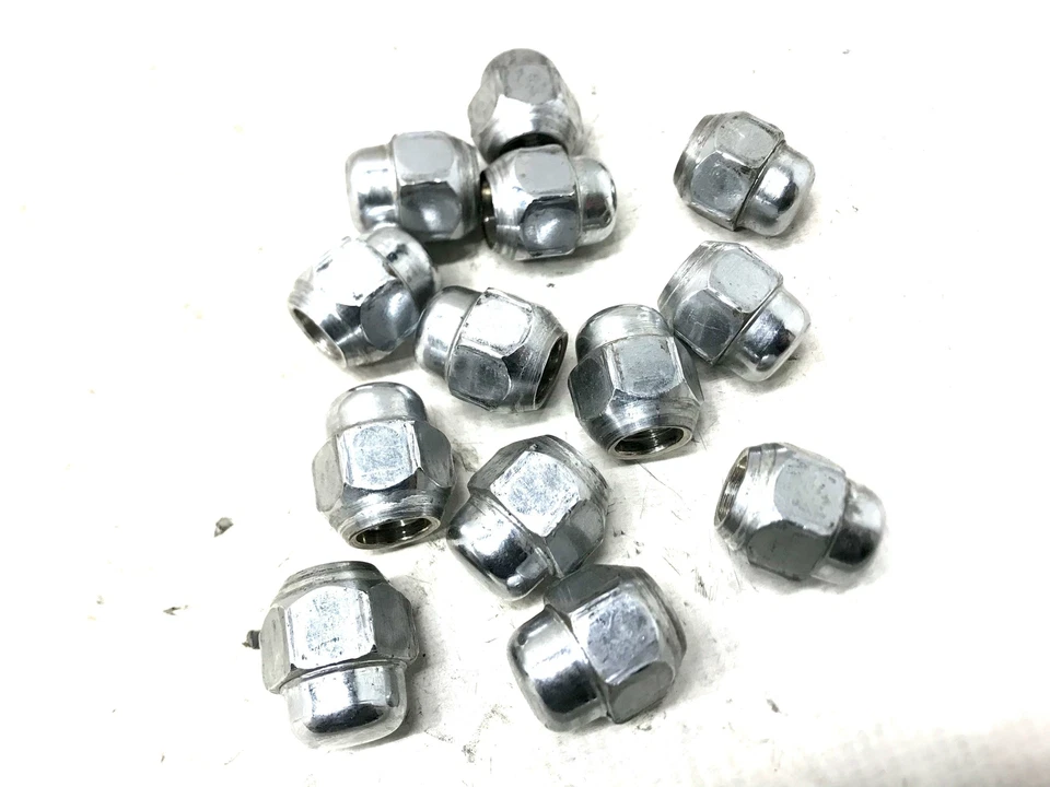 Tuercas Nissan Altima 1998 1999 2000-07 08 09 10 11 12 13 14 15 16 17 18 19 20 Foto 1 de 1