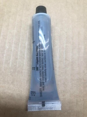 Tubo de endurecedor/catalizador 3M para resina de fibra de vidrio Foto 1 de 2