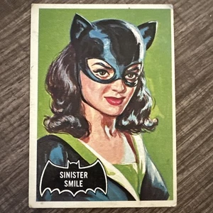 Tarjeta De Colección 1966 National Periódico Topps #27 Sonrisa Siniestra Gato Mujer Murciélago Hombre DC - Imagen 1 de 6