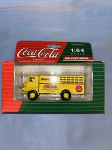 New Coca-Cola Die-Cast Vintage Collectibles GMC Truck T-70 1:64 Scale - Picture 1 of 8
