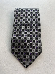 Corbata Bachrach Hecha a Mano Negra y Gris con Púrpura Geométrica 100% Seda - Imagen 1 de 7