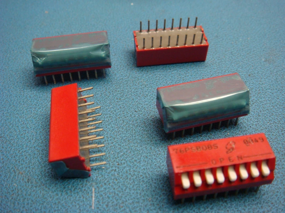 (5) 76PSB08S GRAYHILL 8 POSITION DIP SWITCH SWITCHES ON OFF SPST PIANO LEADED - Image 1 of 1