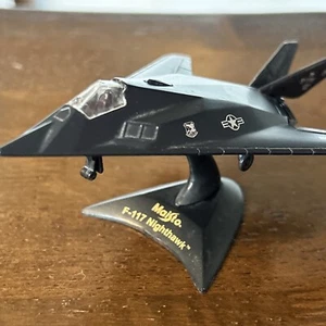 Maisto Tailwinds F-117A NIGHTHAWK Stealth Jet W/stand. Nice. - Picture 1 of 7