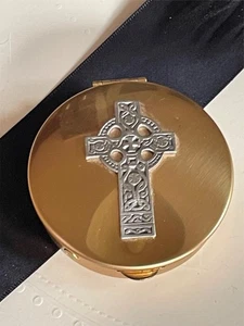 2" Celtic Cross Pyx w Irish Blessing Button Latch Gold Pill Box Metal w Hinge - Picture 1 of 4