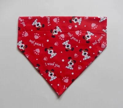 BUFANDA/BANDANA ROJA PARA PERROS "WOOF" DÍA DE SAN VALENTÍN--S, M, L Foto 1 de 3