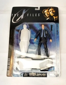 The X-Files Series 1 Agent Fox Mulder McFarlane W/ Corpse Sci-Fi Figure 1998 New - Picture 1 of 6