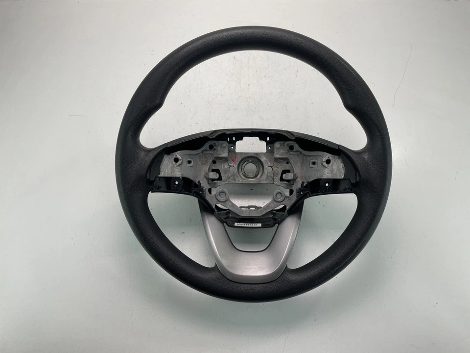 2018-2021 HYUNDAI KONA LEFT STEERING WHEEL W/O CRUISE SWITCH OEM, 56130-J9000 - Image 1 of 4