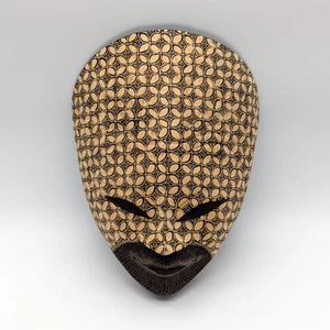 Hand-Painted Solid Wood Batik Mask with Kawung Motif Universal Source of Energy - Picture 1 of 6
