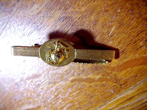 WWII ERA USMC Marine Corps GOLDTONE TIE CLIP with Eagle Globe Anchor INSIGNIA - Picture 1 of 2