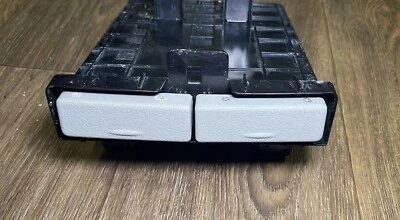 Conjunto portavasos deslizante para tablero central delantero Nissan Quest 2011-2017 684301JB0C Foto 1 de 4